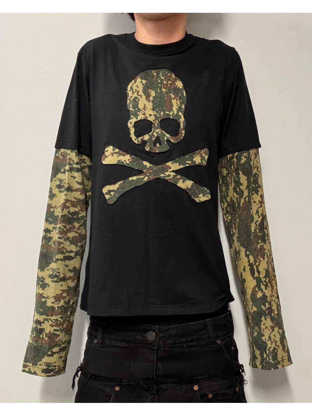 Men'S Fashion Trends - 2026年新作アメリカンレトロ迷彩柄スケルトンフェイクツーピーススプライス長袖トップスパンクストリートトレンドファッション多用途ニッチアイテム