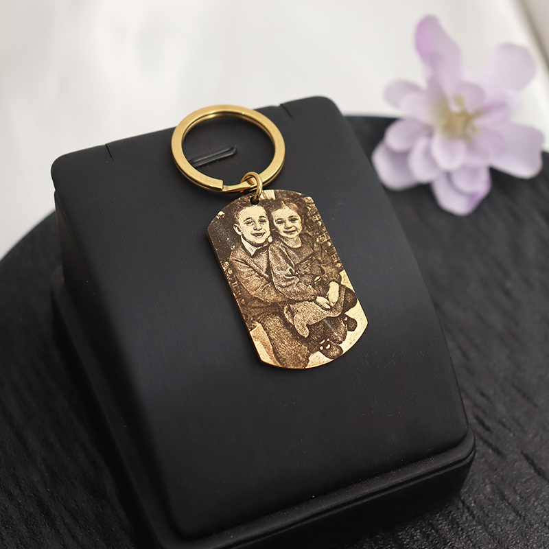 カスタム彫刻写真キーホルダーペンダントキーリングステンレス鋼 - Men'S Fashion Gold Chain のレビューと価格