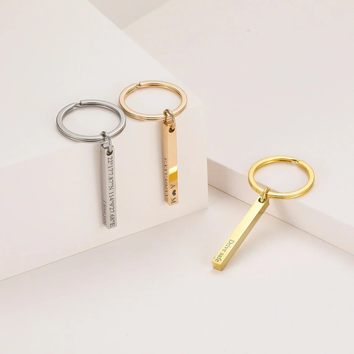パーソナライズされた彫刻バーキーホルダーステンレス鋼 4 サ - Men'S Fashion Gold Chain のレビューと価格