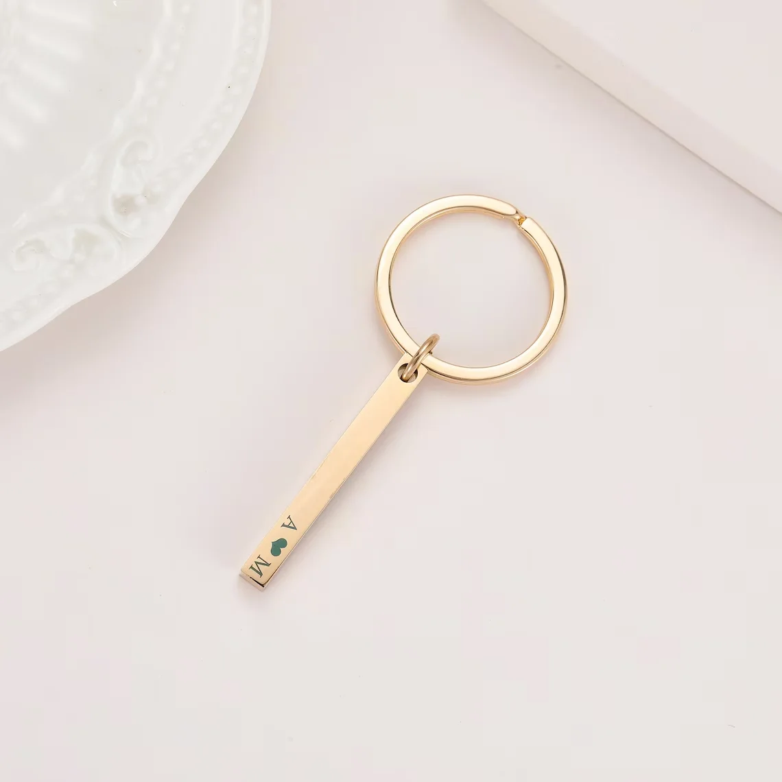 パーソナライズされた彫刻バーキーホルダーステンレス鋼 4 サ - Men'S Fashion Gold Chain のレビューと価格